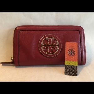 Tory Burch Amanda Continental Wallet / Red Leather